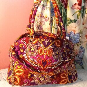 VERA BRADLEY COLORFUL FLORAL MEDIUM HANDBAG WITH SILVER CHAIN SHOULDER STRAP